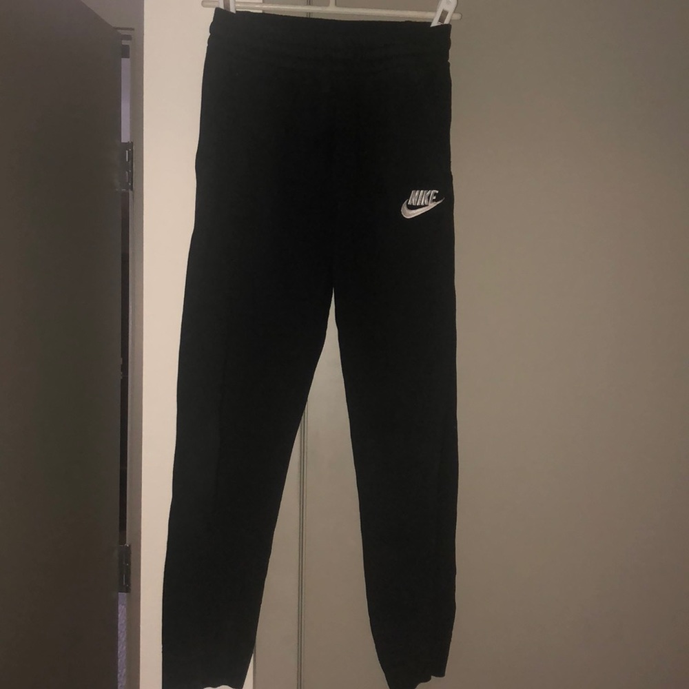 Youth black Nike sweatpants